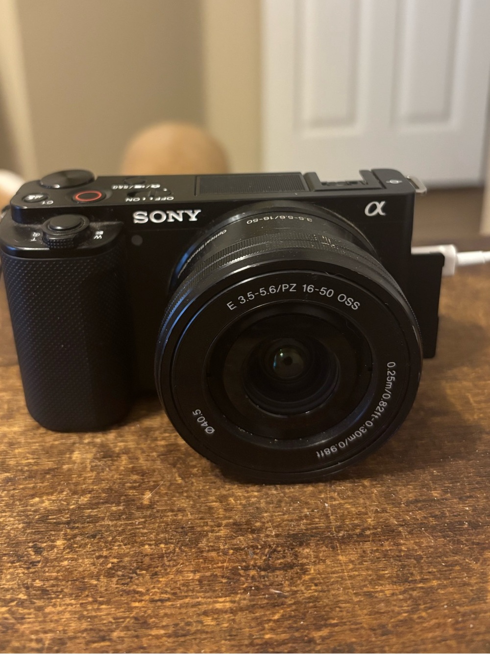 Sony Black Mirrorless Camera with 16-50mm Lens